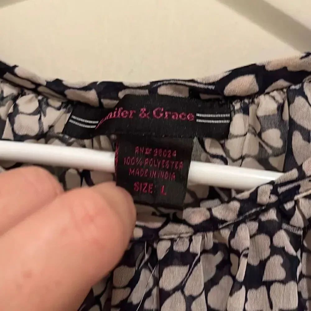 Jennifer & Grace blouse Size L - Picture 2 of 4